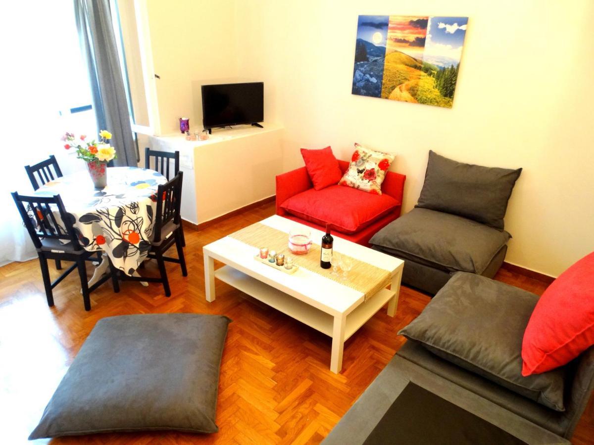 Cosy And Comfortable Apartment In The City Center Athen Exterior foto